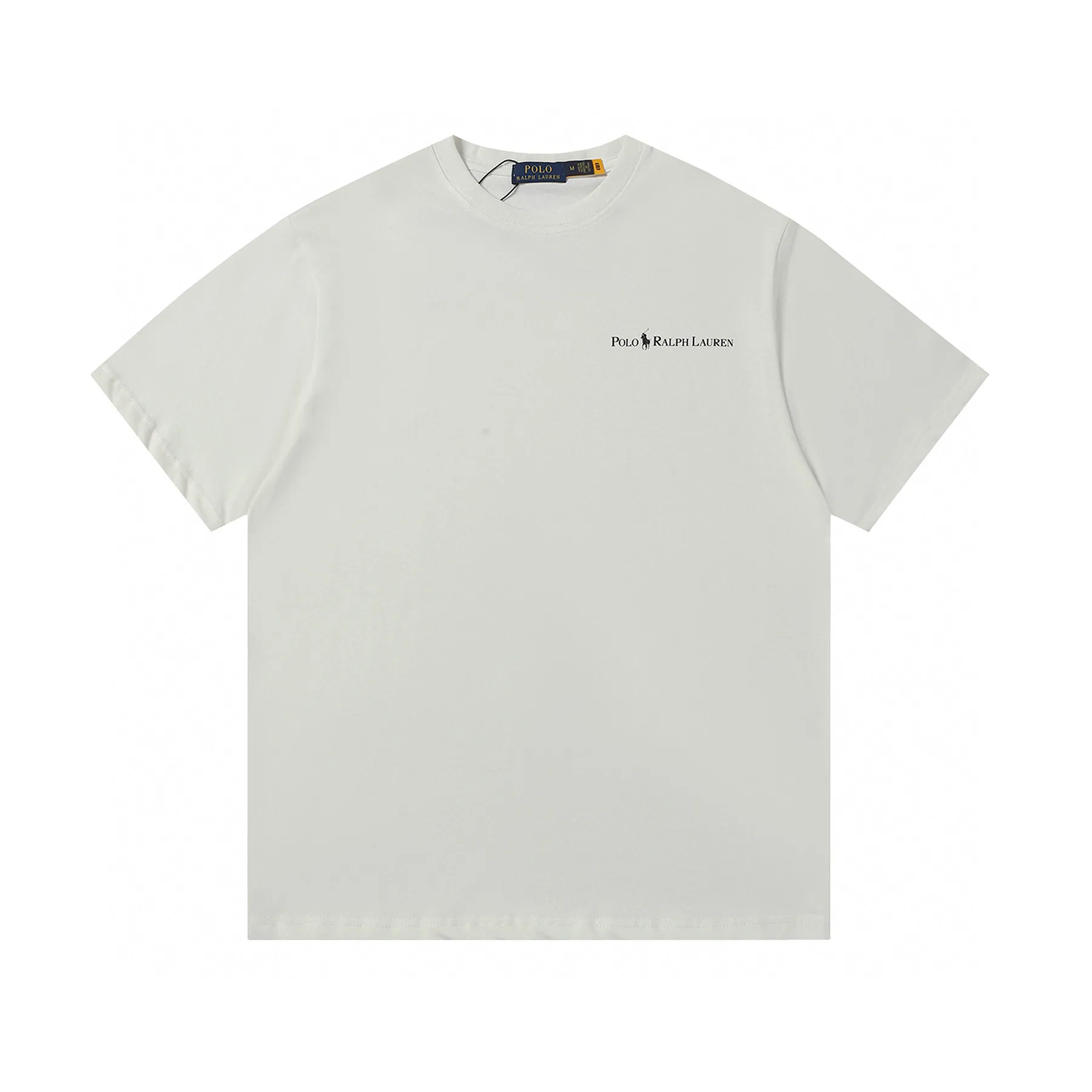 P126 Style number: 505 Ralph Lauren/Ralph Lauren 25ss new summer silicone Polo embossed round neck T-shirt. The main logo on the neck has a QR code mark, which can be scanned for verification. The 3D silicone three-dimensional English letter logo is embossed to distinguish low-quality products on the market. 32 counts, 240g hydrophilic toner, 100% cotton fabric, comfortable and soft, highly breathable, focusing on high-end cost-effectiveness, needless to say good quality. Available in a variety of colors, both boys and girls can try this genderless style, giving them a yuppie tone in no time. Immerse yourself in your leisurely style, and have your own style in retro. Natural, vivid and very French romantic feelings, perfectly integrating youthful atmosphere and trend. Color: white, black, navy blue, dark green Size: S-xL S Shoulder width 44 Bust 104 Sleeve length 23 Clothing length 72 M Shoulder width 45 Bust 108 Sleeve length 24 Clothing length 74 L Shoulder width 46 Bust 112 Sleeve length 25 Clothing length 76 xL Shoulder width 47 Bust 116 Sleeve length 26 Clothing length 78